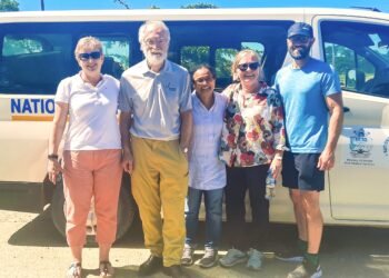 Solomon Airlines supports pediatric surgical team