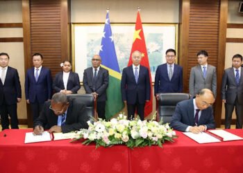 Solomon Islands Fisheries Minister signs cooperation MOU with China National Fisheries Corporation