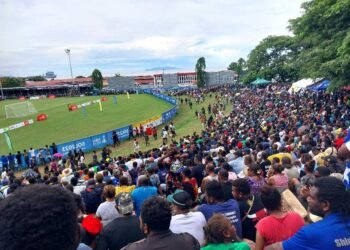 Over 15,000 Enthusiastic Fans Pack Lawson Tama for Showdown