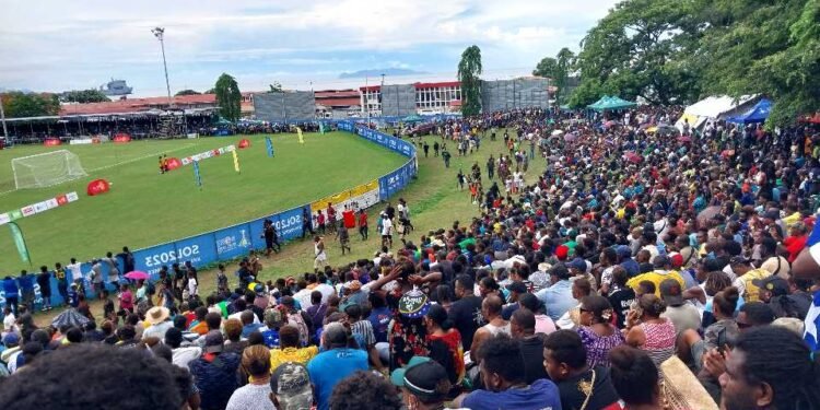 Over 15,000 Enthusiastic Fans Pack Lawson Tama for Showdown