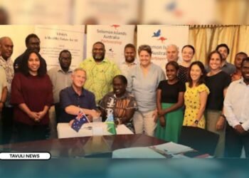 In photo: PS Health Ms. Pauline McNeil and DFAT Counsellor for Development Dr Tristan Amstrong together with DFAT Health team, SIAHP team and MHMS Executive