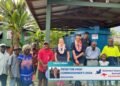 Community Partnerships Program: Secondary Secretary Freya Bliss and First Secretary Tasman Bain handover Cheara Community Water Tank Projects in Marovo, Western Province, 2023.
