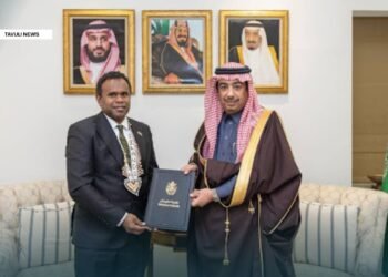 His Excellency, Ambassador Cornelius Walegerea officially presented a copy of his Letter of Credentials to the Deputy Minister for Protocol Affairs Mr. Abdulmajeed Al-Smari (Photo Source – MOFA, Saudi Arabia)