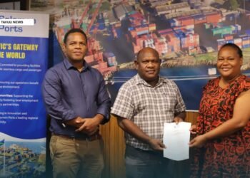 From Left to Right- SICCI CEO James Dolarii, SIPA CEO George Rausi and SICCI Chairlady Namoi Kaluae after the agreement renewal for the Platinum Sponsor