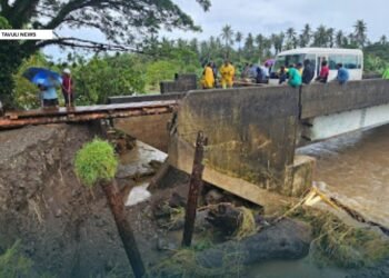 Now that the flood level recedes, a contractor will be mobilized soon to the site to carry out emergency repair works aimed at reconnecting the bridge.