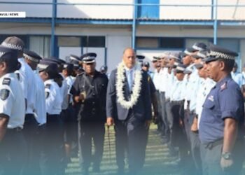 The MPNSCS Minister inspects the RSIPF officers during the ceremonial guard of honour.