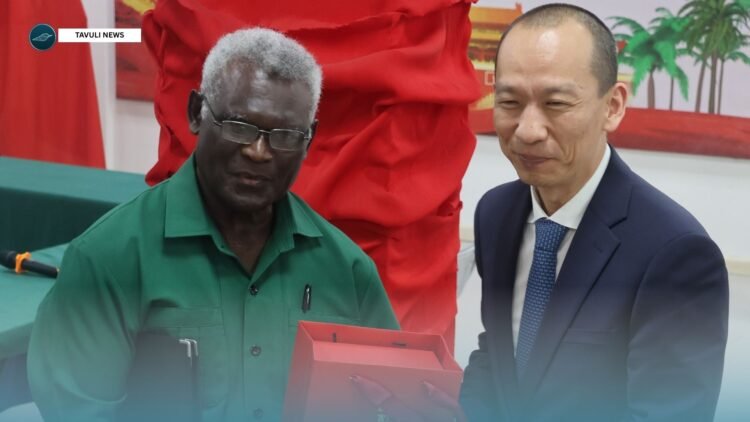 Opposition Leader Hon. Sogavare and IDCPC Deputy Director General Zhao.