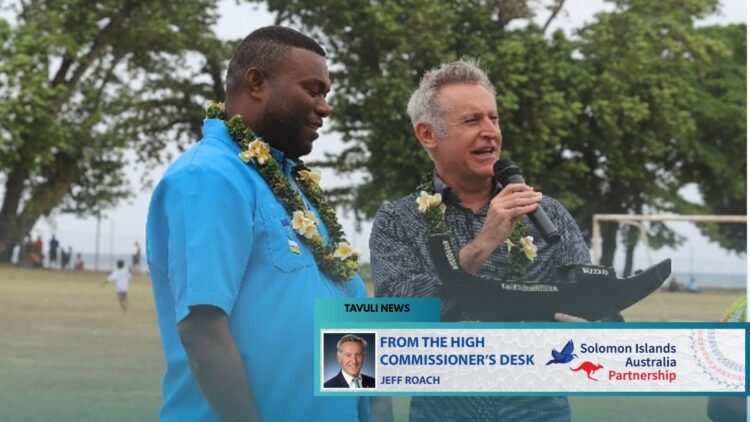 Premier Sagupari and High Commissioner Roach at Central Province
Second Appointed Day celebrations.