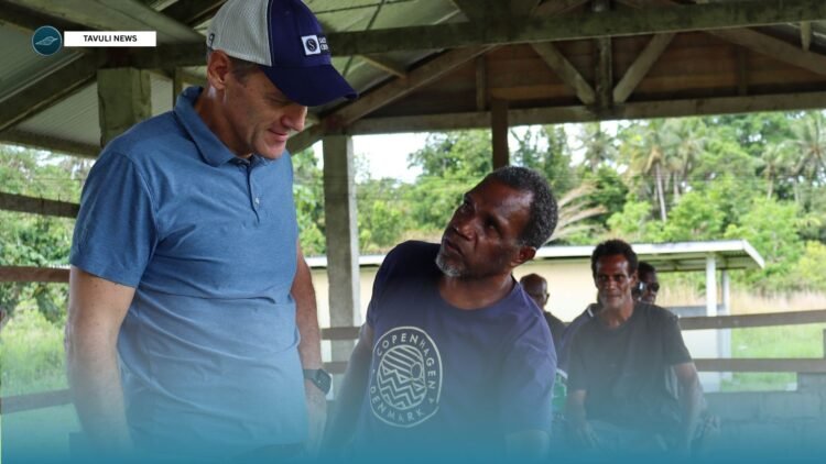 Solomon Tobana, Chairman of the Taubebe Cocoa Association in Tasiboko, north east Guadalcanal explains their ABPO’s operation to World Bank Resident Representative for Solomon Islands, Bernard Harborne during his visit to the community on Friday 21 August.