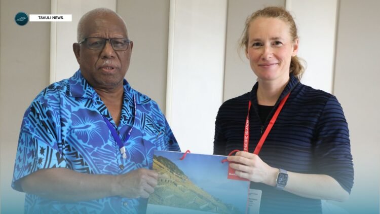 H.E. Barbara Gonzenbach with Foreign Minister Rick Houenipwela during bilateral talks.