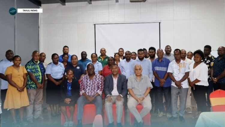 MFAET Supervising Permanent Secretary Hickson George with facilitators and participants of the National Seminar on Solomon Islands’ 4th Trade Policy Review Follow-up and WTO Trade Negotiations.